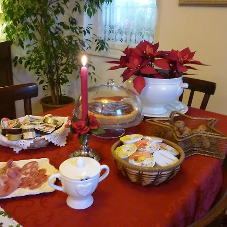 Oda ve Kahvaltı Dei Pini